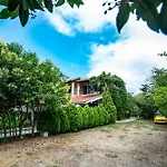 Tholeto Apartments