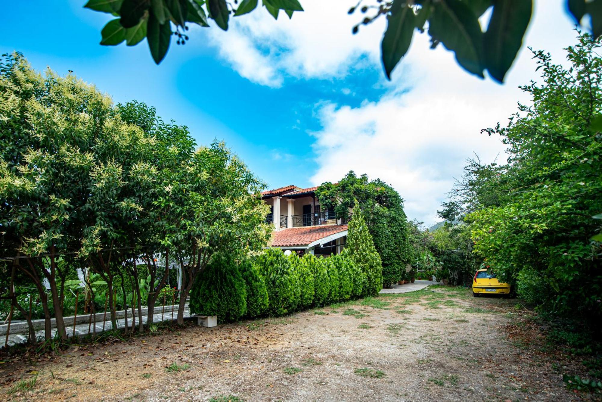 Tholeto Apartment *